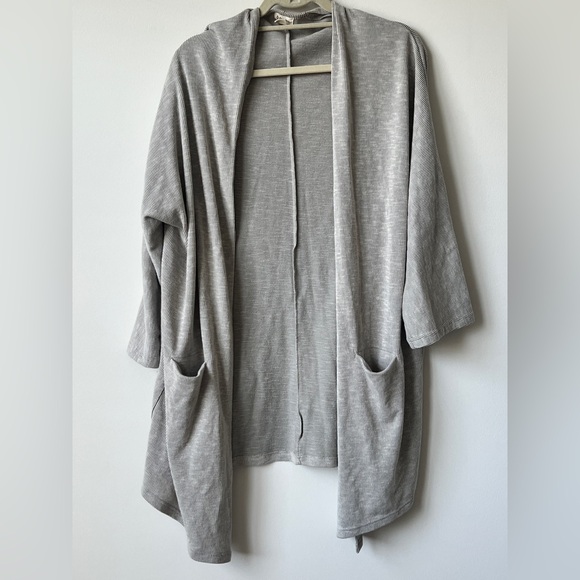 DONNI. Gray Subtle Stripe Open Front Cardigan One Size - Picture 1 of 5
